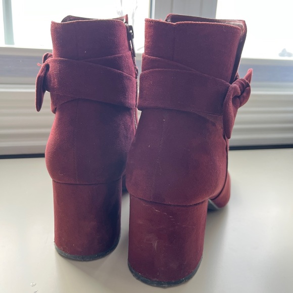 Kelly and Katie chunky heel booties, maroon suede, size 10 - Picture 2 of 6